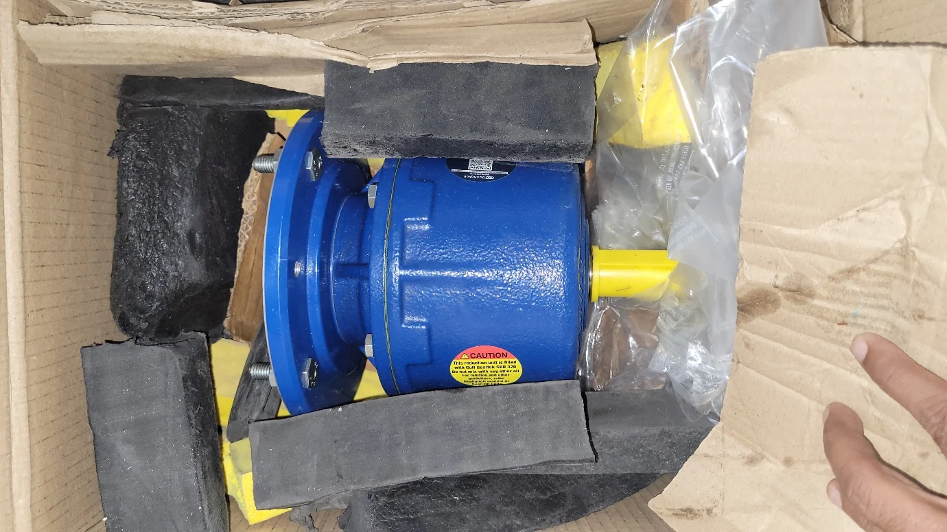 Gearbox protected in transport packaging